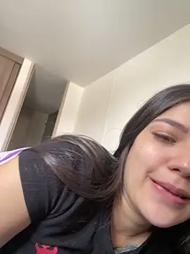 Snapshot of Latina_vanessa chatting on September 21, 2025, 1:27 pm Latina vanessa online show from September 21, 2025, 1:27 pm