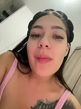 Snapshot of Latina_vanessa chatting on October 8, 2025, 3:52 am Latina vanessa online show from October 8, 2025, 3:52 am