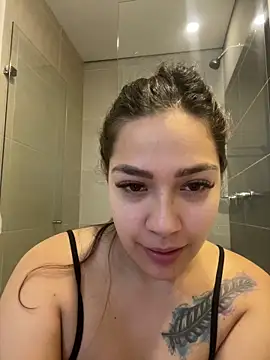 Snapshot of Latina_vanessa chatting on October 1, 2025, 10:13 pm Latina vanessa online show from October 1, 2025, 10:13 pm