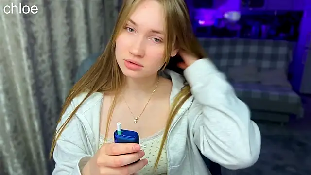 Snapshot of ChloeMillerMeow chatting on October 7, 2025, 7:15 pm ChloeMillerMeow online show from October 7, 2025, 7:15 pm