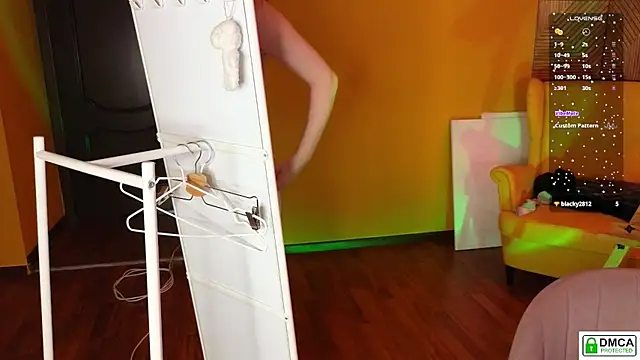 Snapshot of SquirtBabee chatting on October 15, 2025, 5:10 pm SquirtBabee online show from October 15, 2025, 5:10 pm