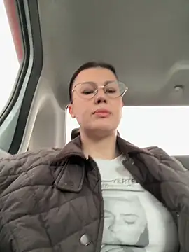 RinaCat online show from April 7, 2026, 5:53 am