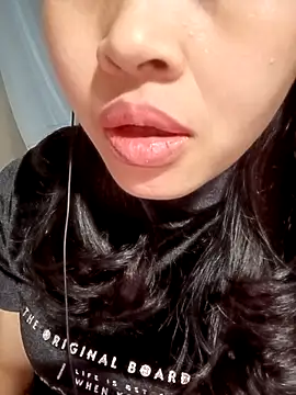 Hana love20 online show from November 3, 2025, 4:50 am