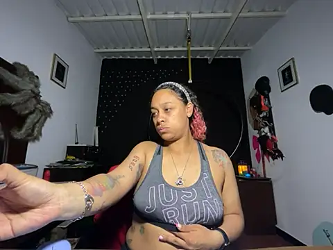 Snapshot of Cata_Blue__ chatting on October 1, 2025, 1:37 pm Cata Blue online show from October 1, 2025, 1:37 pm