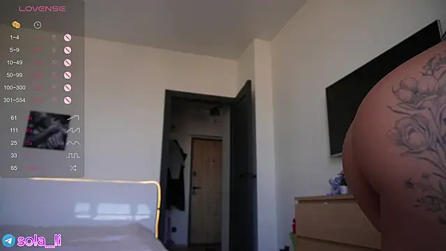 Snapshot of Sola_LI chatting on October 17, 2025, 5:00 am Sola LI online show from October 17, 2025, 5:00 am