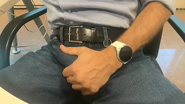 alessandroman2114 online show from October 15, 2025, 4:04 pm