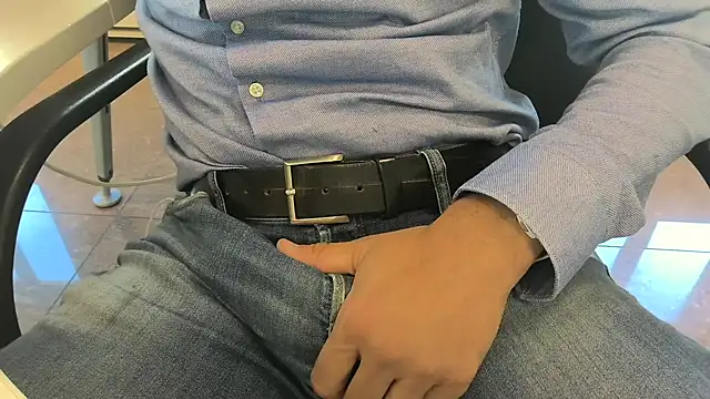 alessandroman2114 online show from October 6, 2025, 10:27 am