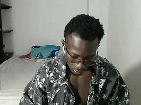  Lowmaypalacios online show from March 20, 2026, 1:12 pm