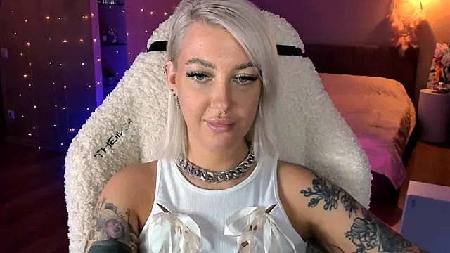 Snapshot of tykioty_Miley chatting on November 7, 2025, 12:21 pm tykioty Miley online show from November 7, 2025, 12:21 pm