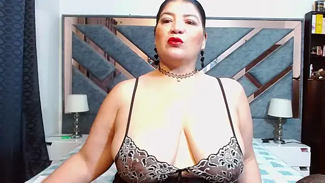 Snapshot of KarlaTesg chatting on February 10, 2026, 9:52 am KarlaTesg online show from February 10, 2026, 9:52 am