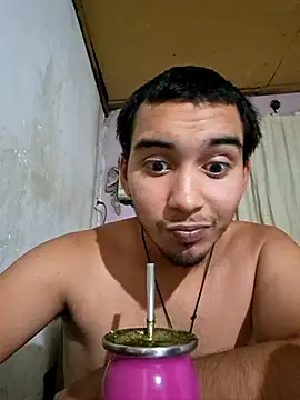 Snapshot of X_xtomas_x chatting on January 9, 2026, 4:08 am X xtomas x online show from January 9, 2026, 4:08 am