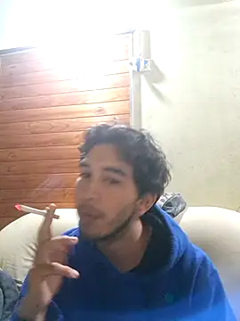 Snapshot of X_xtomas_x chatting on October 11, 2025, 4:02 am X xtomas x online show from October 11, 2025, 4:02 am