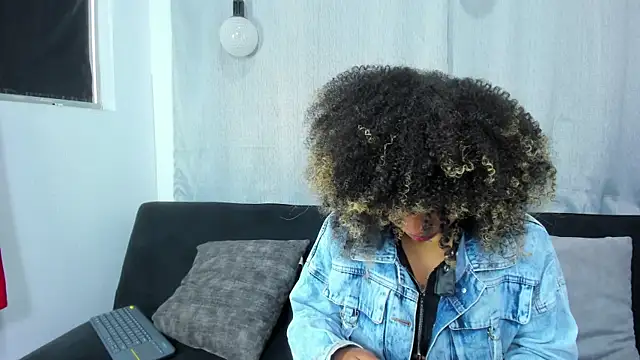 stacie  rouse online show from March 13, 2025, 9:37 pm