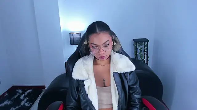 stacie  rouse online show from February 19, 2025, 7:39 am