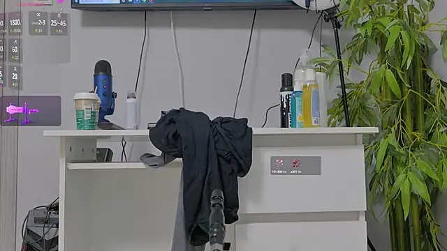 Snapshot of luckyalice_ chatting on October 11, 2025, 7:15 pm luckyalice online show from October 11, 2025, 7:15 pm