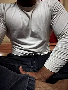 Snapshot of mrtoy121 chatting on October 19, 2025, 7:16 pm mrtoy121 online show from October 19, 2025, 7:16 pm