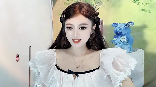 Snapshot of VIWVI chatting on March 12, 2025, 5:35 am VIWVI online show from March 12, 2025, 5:35 am