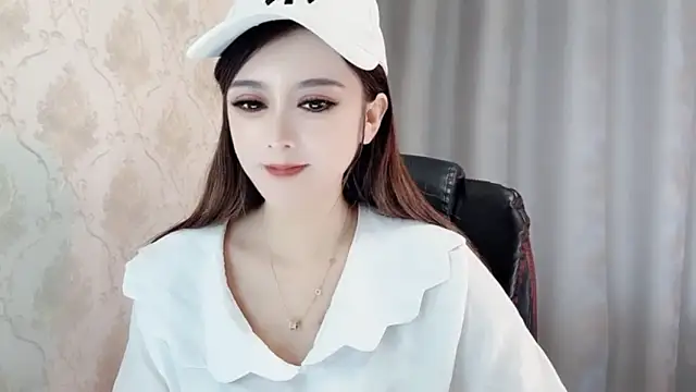 Snapshot of VIWVI chatting on March 4, 2025, 5:21 am VIWVI online show from March 4, 2025, 5:21 am