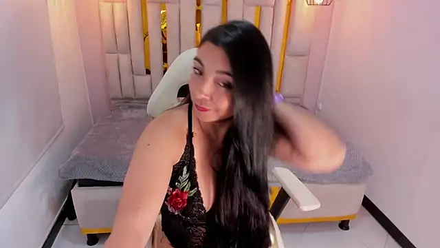 Karla hernandez  online show from March 3, 2025, 2:17 pm