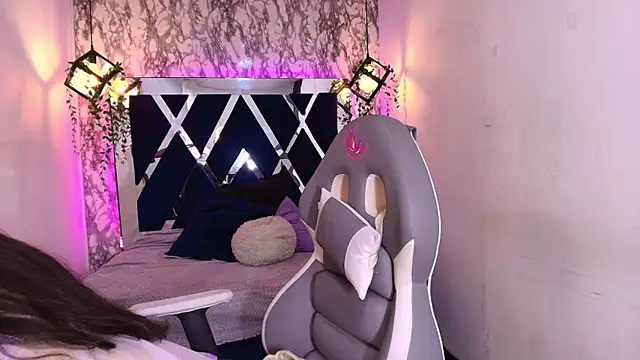 Snapshot of Karla_hernandez_ chatting on October 17, 2025, 11:56 am Karla hernandez  online show from October 17, 2025, 11:56 am