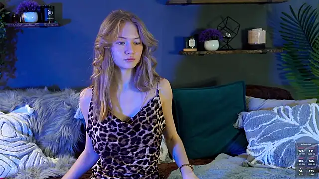 Alexandra Demore online show from March 22, 2025, 11:42 pm