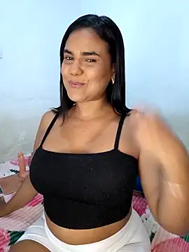 AntonellaShot online show from April 28, 2026, 5:12 am