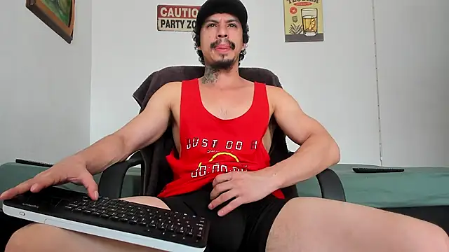 Snapshot of TristanWoods chatting on January 15, 2025, 3:18 pm TristanWoods online show from January 15, 2025, 3:18 pm