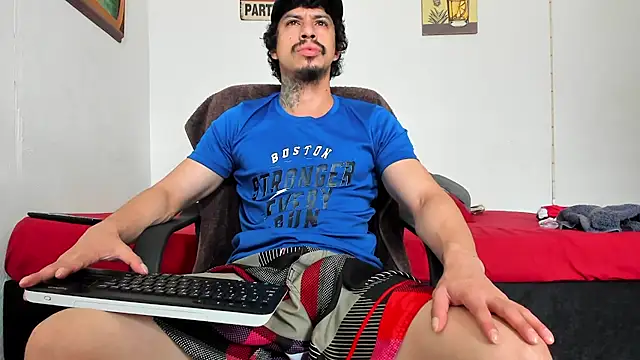 Snapshot of TristanWoods chatting on February 19, 2025, 3:05 pm TristanWoods online show from February 19, 2025, 3:05 pm