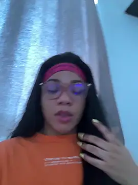 ashley Tompson1 online show from November 10, 2025, 2:11 pm