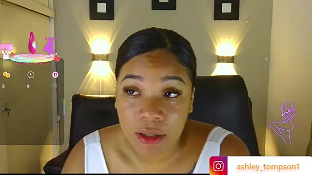 ashley Tompson1 online show from March 3, 2025, 12:17 pm