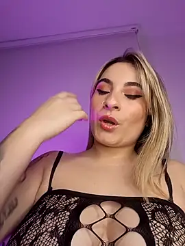 Snapshot of Rouse_A01 chatting on September 19, 2025, 12:14 am Rouse A01 online show from September 19, 2025, 12:14 am