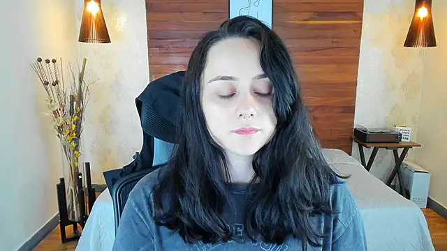 Snapshot of KatherineBond chatting on March 13, 2025, 11:38 pm KatherineBond online show from March 13, 2025, 11:38 pm