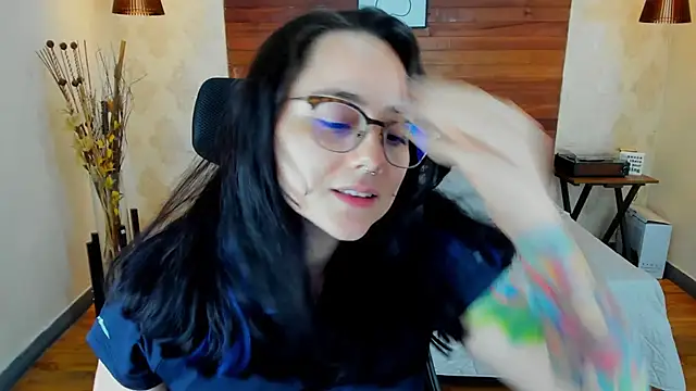 Snapshot of KatherineBond chatting on March 13, 2025, 2:16 am KatherineBond online show from March 13, 2025, 2:16 am