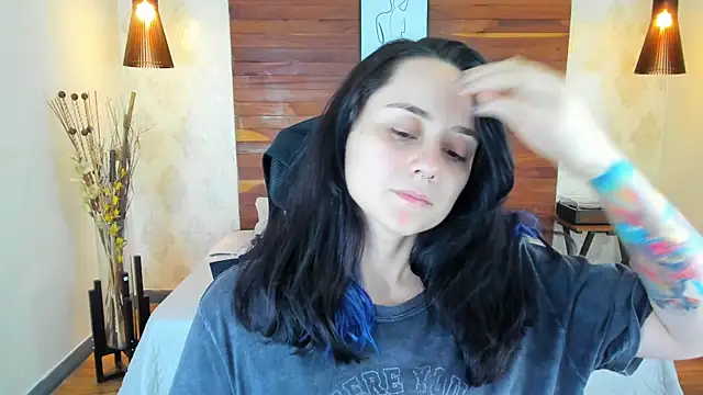 Snapshot of KatherineBond chatting on March 14, 2025, 2:42 am KatherineBond online show from March 14, 2025, 2:42 am