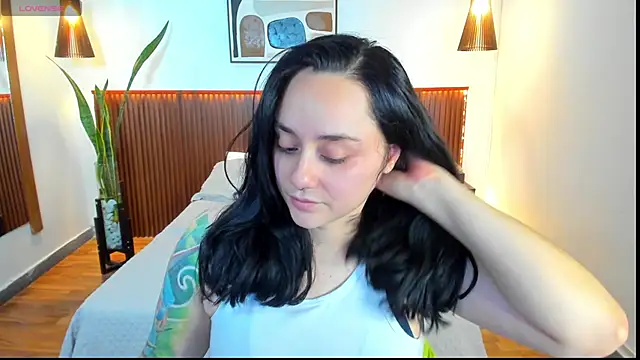 Snapshot of KatherineBond chatting on September 30, 2025, 8:37 pm KatherineBond online show from September 30, 2025, 8:37 pm