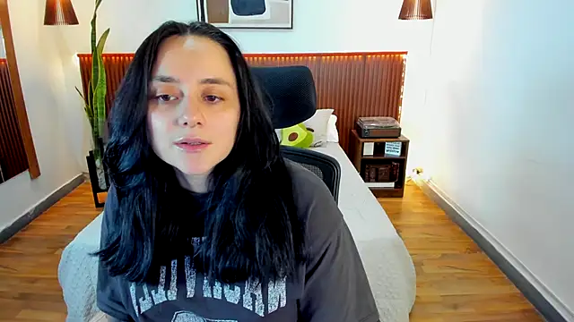 Snapshot of KatherineBond chatting on October 15, 2025, 7:44 pm KatherineBond online show from October 15, 2025, 7:44 pm