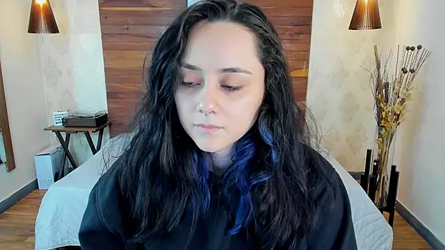 Snapshot of KatherineBond chatting on March 17, 2025, 8:40 pm KatherineBond online show from March 17, 2025, 8:40 pm