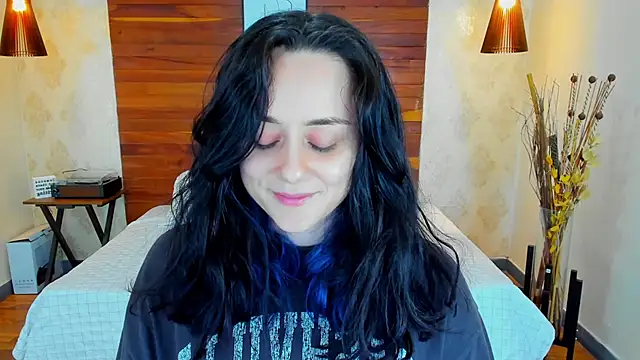 Snapshot of KatherineBond chatting on February 27, 2025, 12:14 am KatherineBond online show from February 27, 2025, 12:14 am