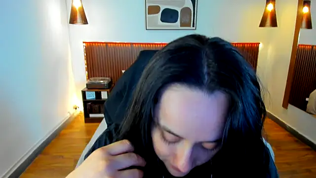 Snapshot of KatherineBond chatting on October 10, 2025, 7:15 pm KatherineBond online show from October 10, 2025, 7:15 pm