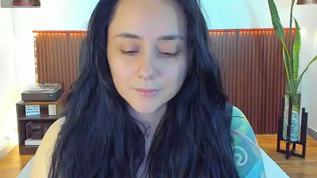 KatherineBond online show from November 4, 2025, 7:28 pm