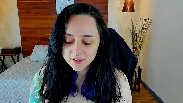 Snapshot of KatherineBond chatting on February 28, 2025, 1:47 am KatherineBond online show from February 28, 2025, 1:47 am