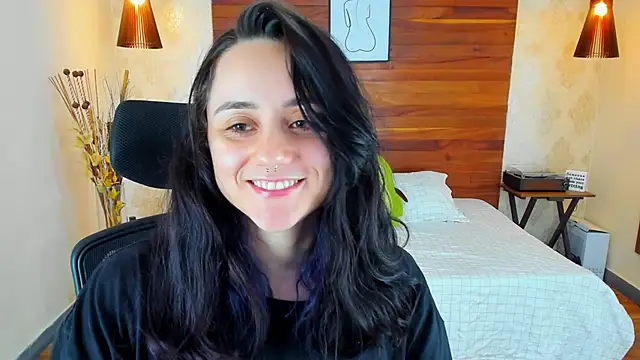 Snapshot of KatherineBond chatting on March 5, 2025, 12:27 am KatherineBond online show from March 5, 2025, 12:27 am