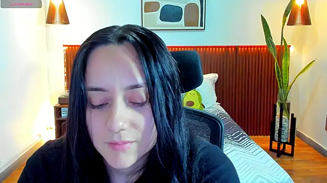 KatherineBond online show from November 14, 2025, 7:50 pm