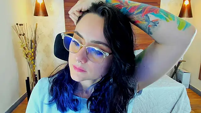 Snapshot of KatherineBond chatting on March 11, 2025, 8:53 pm KatherineBond online show from March 11, 2025, 8:53 pm