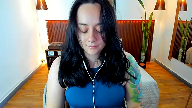 Snapshot of KatherineBond chatting on October 11, 2025, 7:26 pm KatherineBond online show from October 11, 2025, 7:26 pm