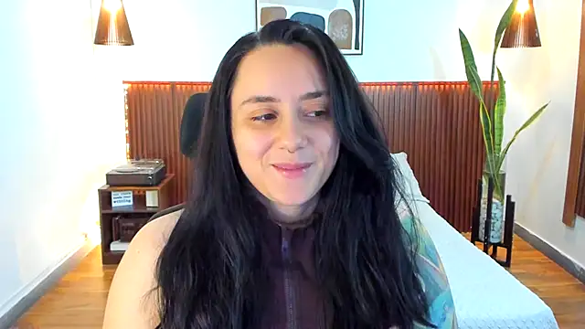 Snapshot of KatherineBond chatting on October 30, 2025, 7:22 pm KatherineBond online show from October 30, 2025, 7:22 pm