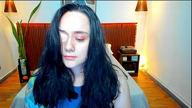 Snapshot of KatherineBond chatting on September 27, 2025, 8:15 pm KatherineBond online show from September 27, 2025, 8:15 pm