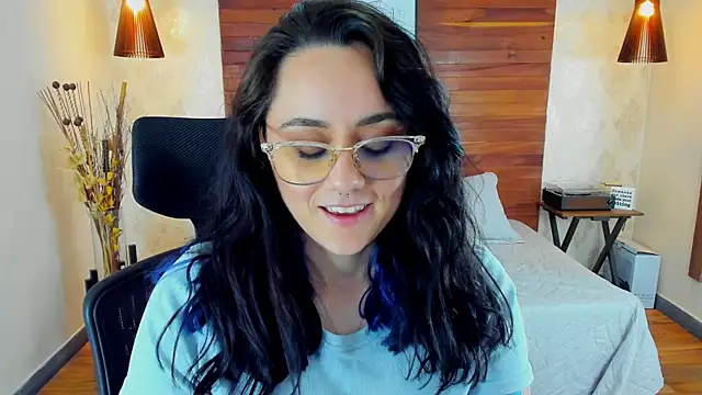 Snapshot of KatherineBond chatting on March 10, 2025, 11:16 pm KatherineBond online show from March 10, 2025, 11:16 pm