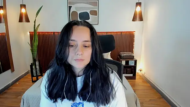 Snapshot of KatherineBond chatting on October 16, 2025, 7:55 pm KatherineBond online show from October 16, 2025, 7:55 pm