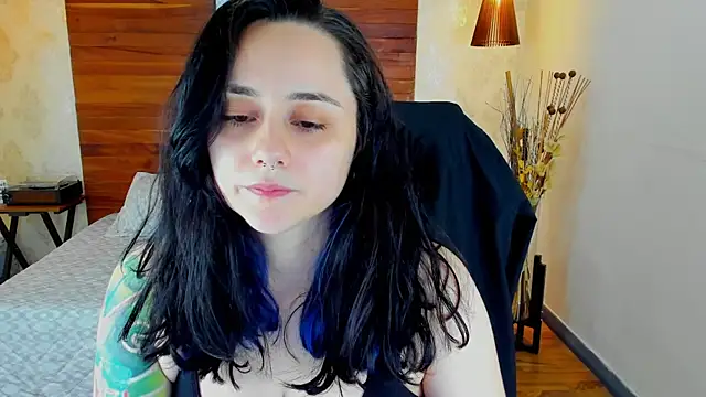 Snapshot of KatherineBond chatting on February 27, 2025, 10:42 pm KatherineBond online show from February 27, 2025, 10:42 pm